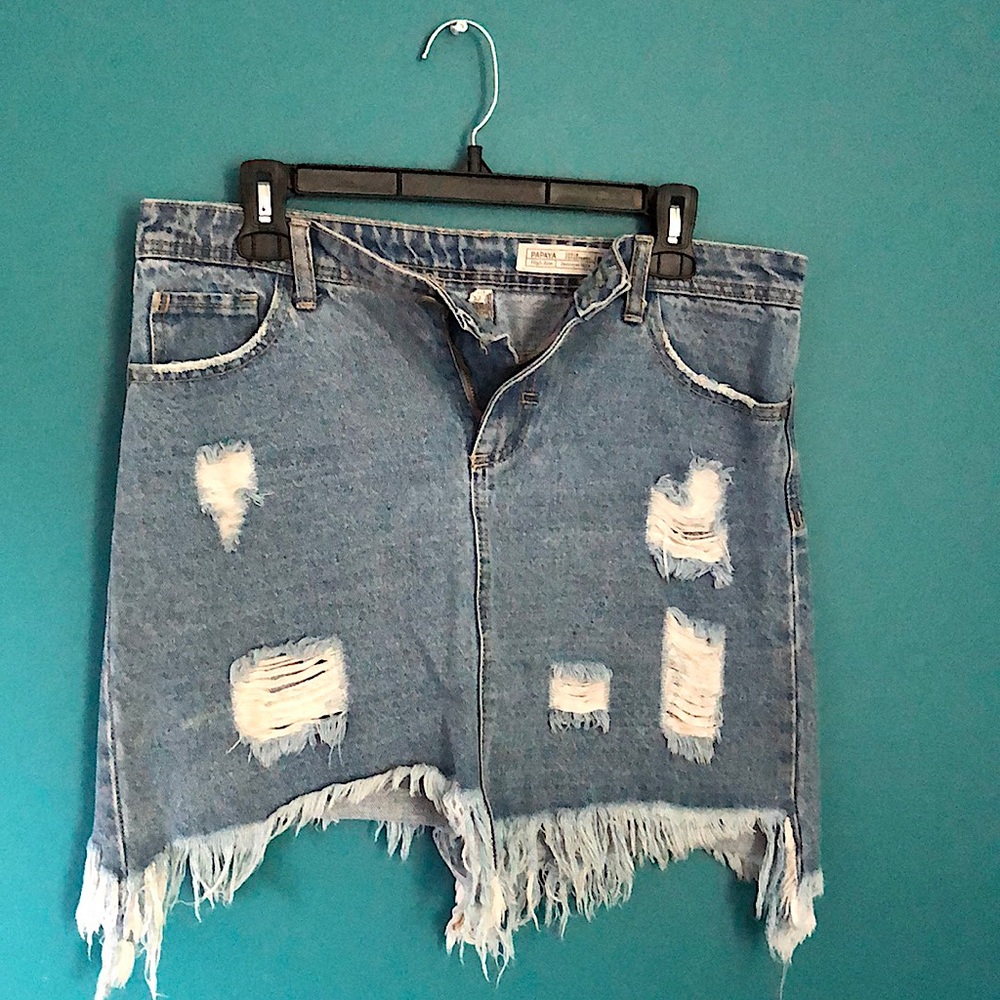 High- rise destroyed skirt size M